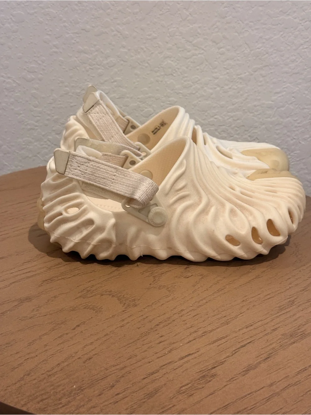 CROCS Off-White Sculpted Foam Sandals